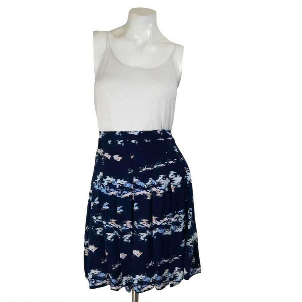 Old Navy Blue Hawaiian Island Scene Pleated Skirt